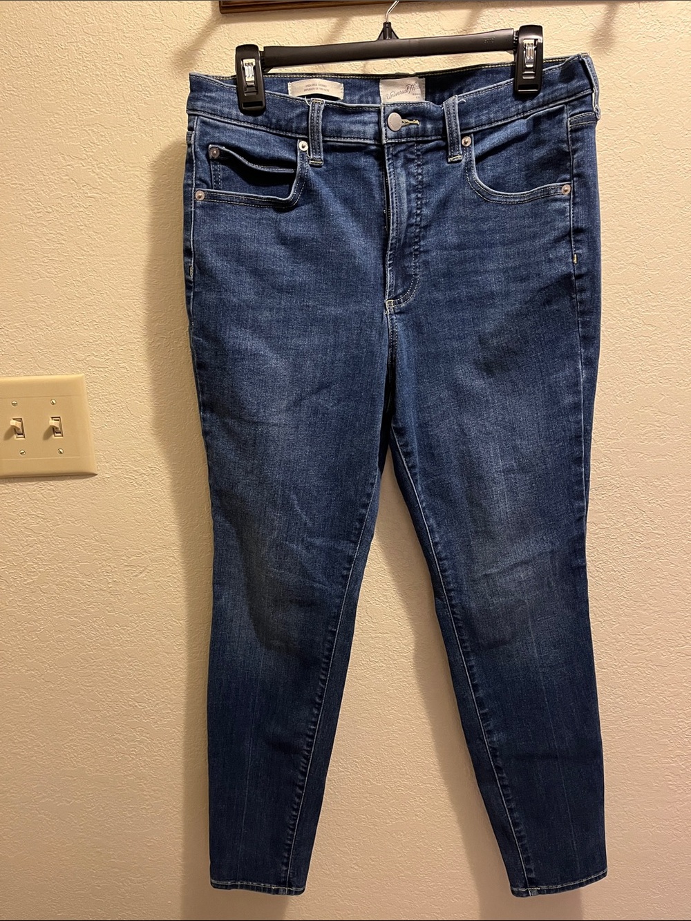 Universal Thread Dark Blue Skinny Jeans